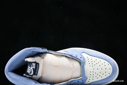 in Flight  1 High Jordan FD2596-400 First OG 1020